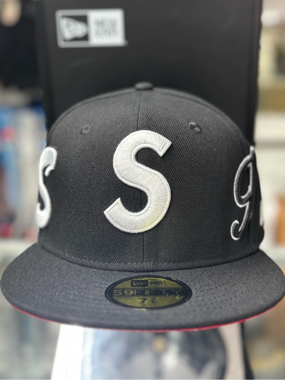 New Era Black Supreme Fitted Hat Size 7 3/8